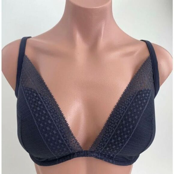 Victoria's Secret Incredible by VS Lightly Padded Plunge Bra Gray Size 34C - Picture 1 of 6